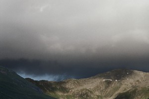 Heuschnitter unter Wolken - Fotoblatt